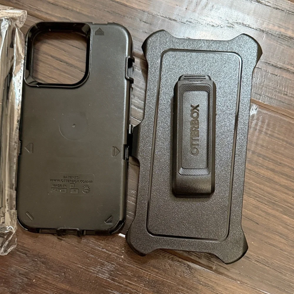 Black Phone Case S22 Ultra & Defender Pro Drop + case for a different phone